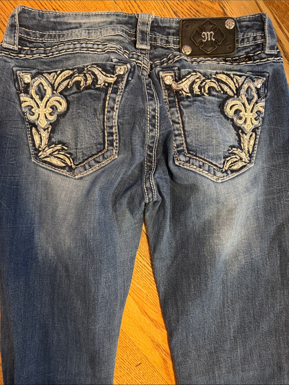 Women’s Miss Me Blue Embroidered Signature boot cut Pocket Jeans - Brand - Picture 4 of 16